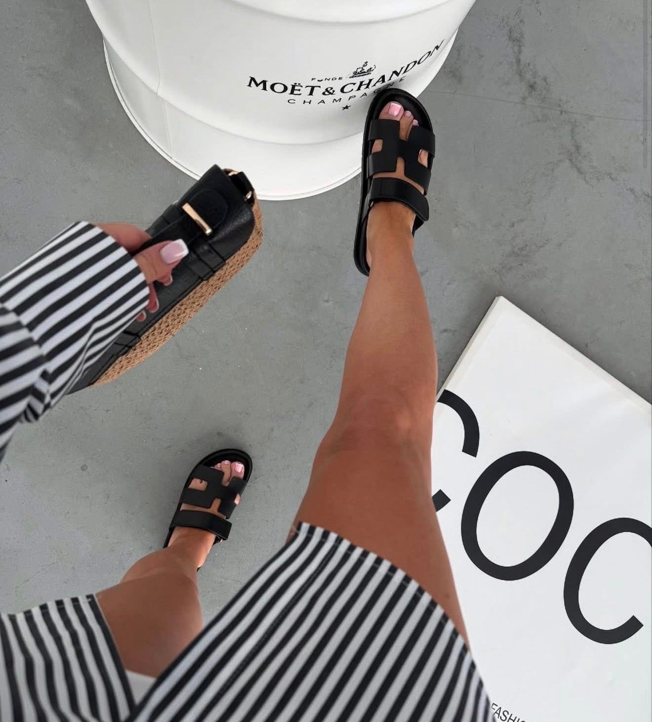 Czarne klapki Milano Chic