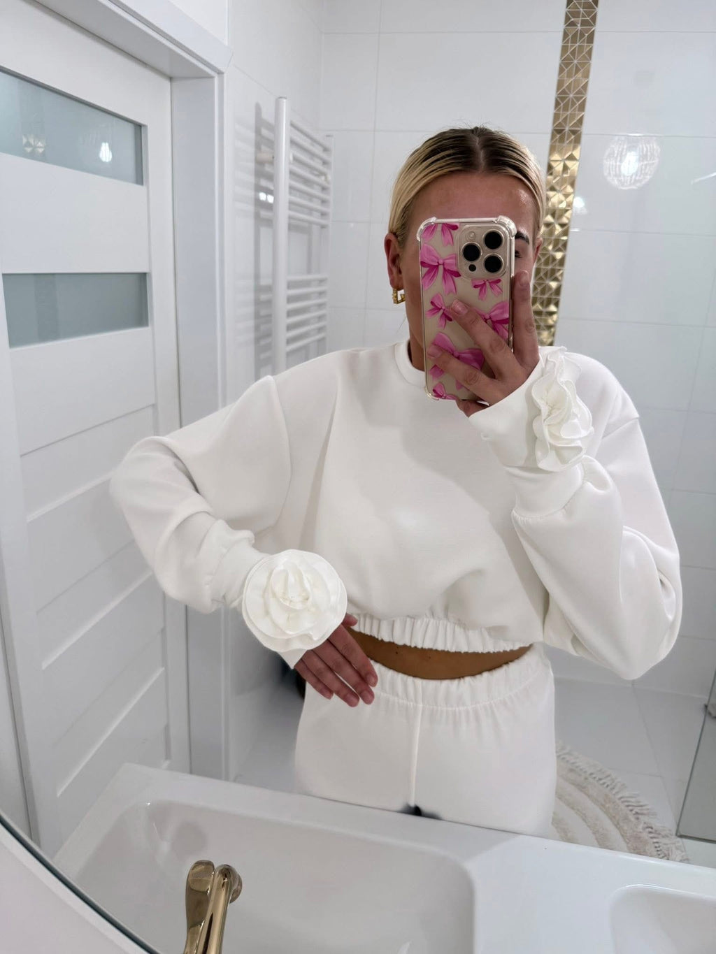 KOMPLET BLUZA Z RÓŻAMI+ SPODNIE